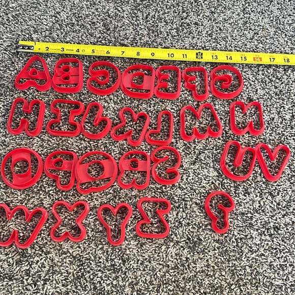 Alphabet cookie cutters or playdoh cutters - Picture 7 of 8